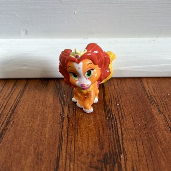 Disney Palace Pets 1.5” Orange Pink Dog Teacup Toy Figure Crown Yellow - Picture 2 of 7